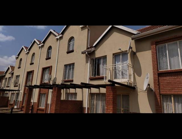2 BEDROOM APARTMENT FOR SALE IN THE ORCHARDS
